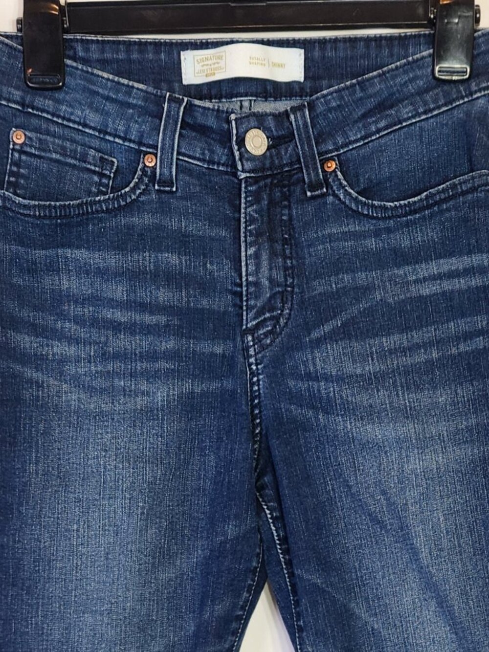 Signature by Levi Strauss Totally Shaping Skinny Jeans Size 6M W28 L30 Blue - Picture 2 of 15